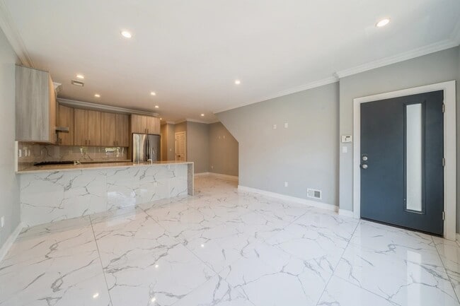 Photo - 225 Columbia Ave Unidad 1