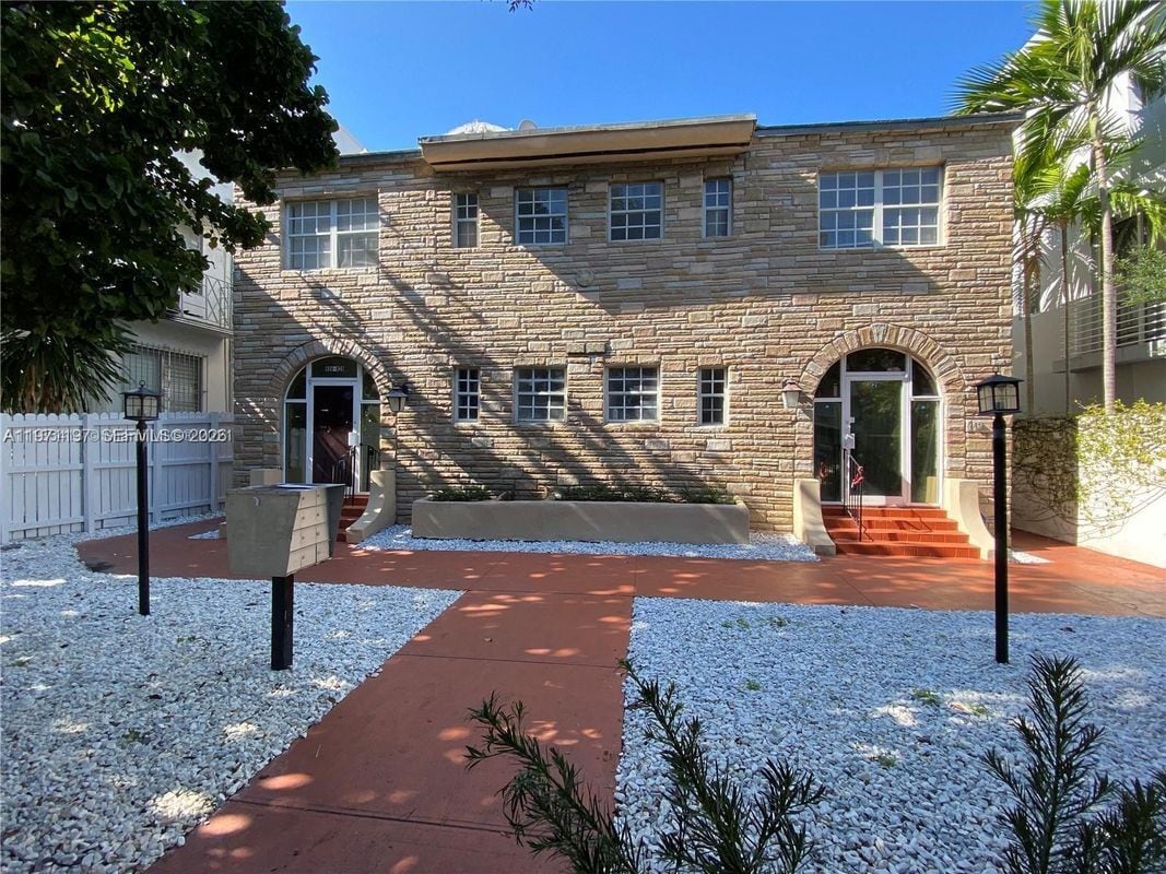 Photo - 828 Pennsylvania Ave