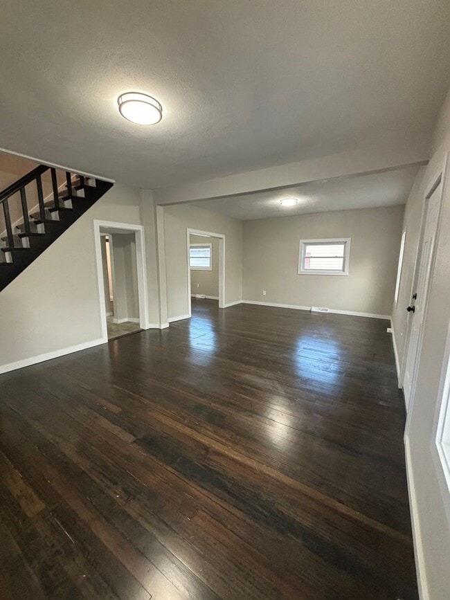 Newly Remodeled 4 Bedroom House - Newly Remodeled 4 Bedroom House