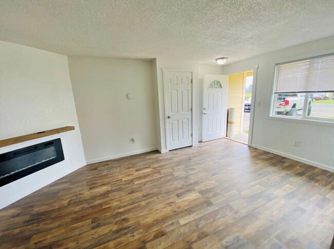 Photo - 3 Bedroom, 1 Bathroom Duplex