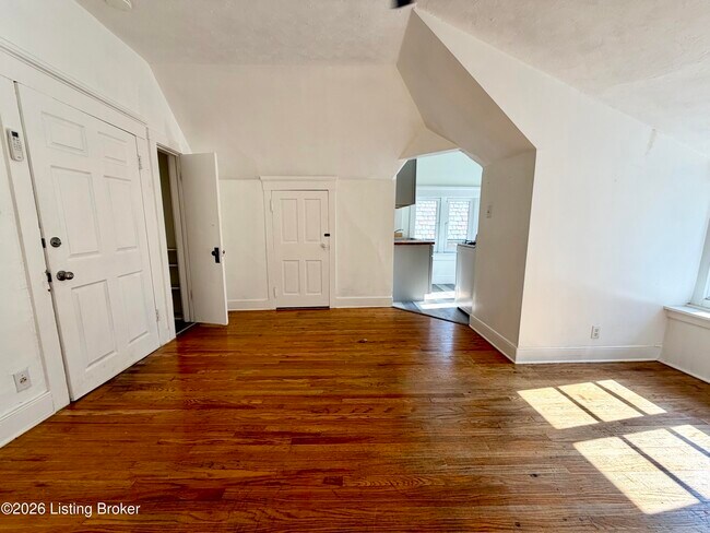 1466 St James Ct Unit 4