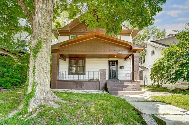 Building Photo - Spacious Three Bedroom in Dayton! Rental