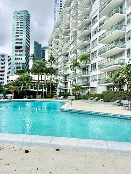 Building Photo - 1408 Brickell Bay Dr Unit 302