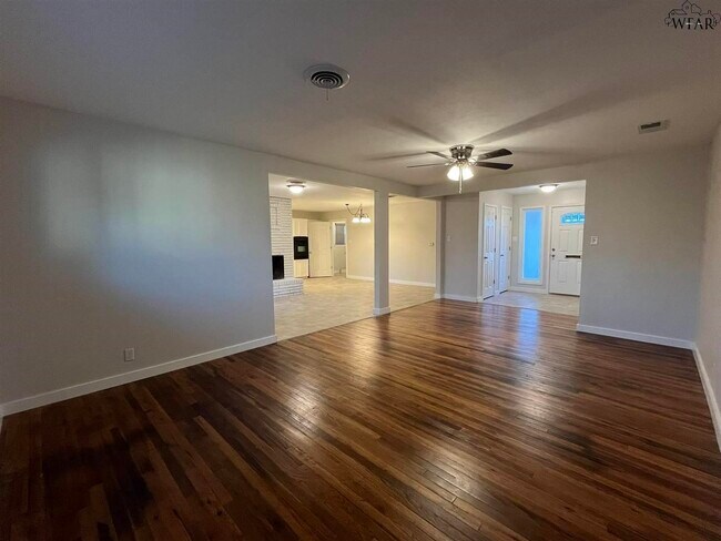 Photo - 2711 Chase Dr