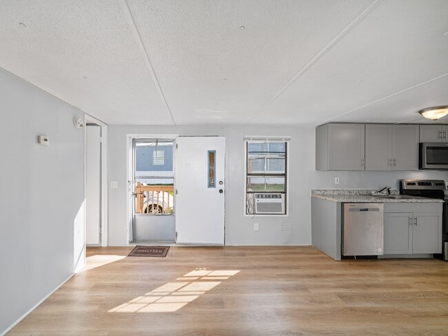 Photo - 53 Cushion Pl