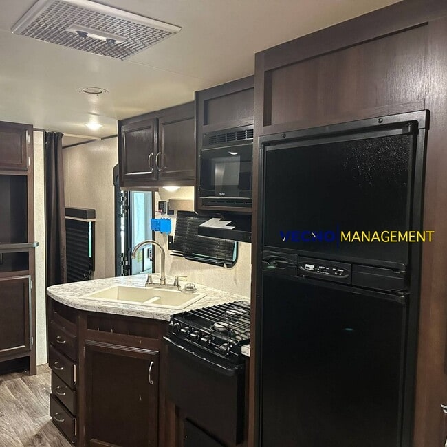 Photo - 9831 TX-106 Loop