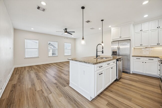 5402 Jonathan Ln