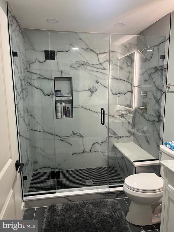 Photo - 827 Locust Dr