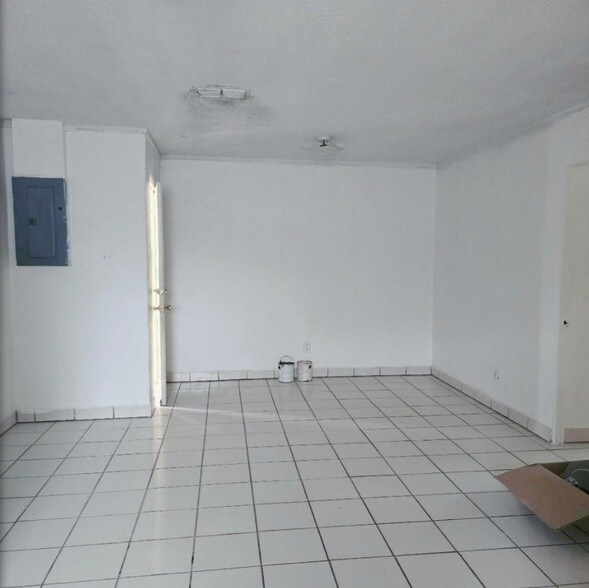 Photo - 2016 S India Ave