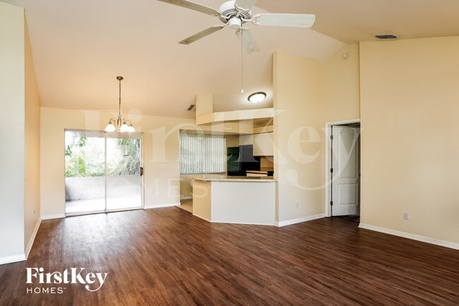 Photo - 9096 Frank Rd