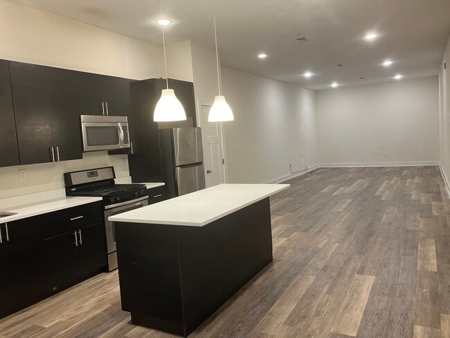 Photo - 420 Gaskill St Unit 2FR