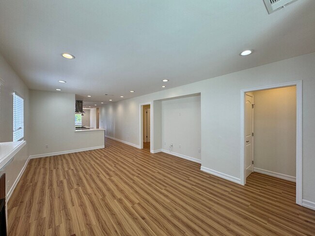 Photo - 2150 Crescent Ave