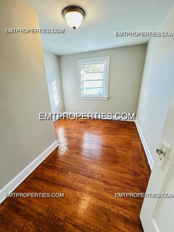 Photo - 314 W 30th St