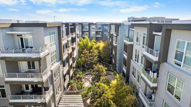 Patios y jardines tranquilos - Stadium House Apartments
