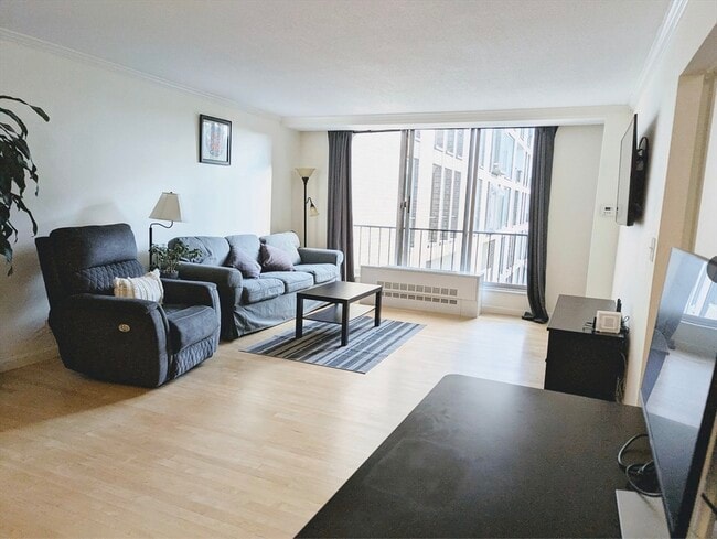 Building Photo - 99 Pond Ave Unit 608 Rental
