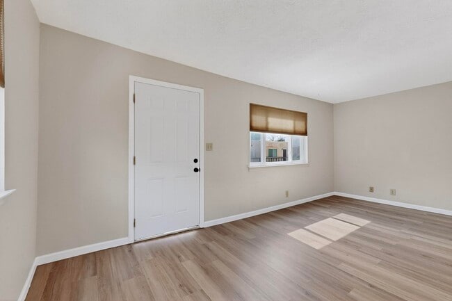 Photo - 12007 Stilwell Pl NE Unidad A