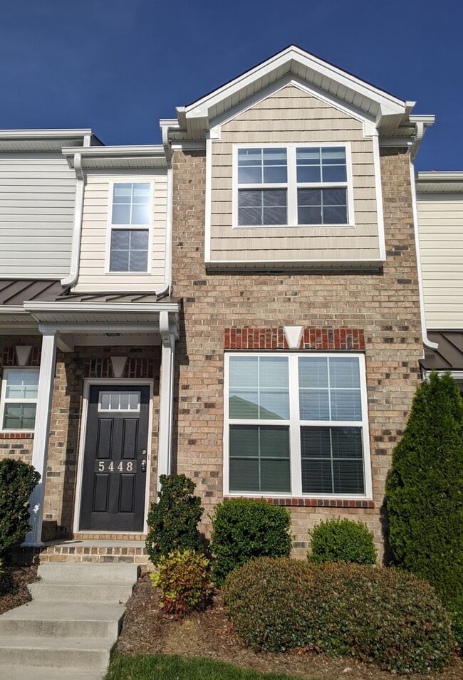 Building Photo - Townhouse for Rent In Wyngate