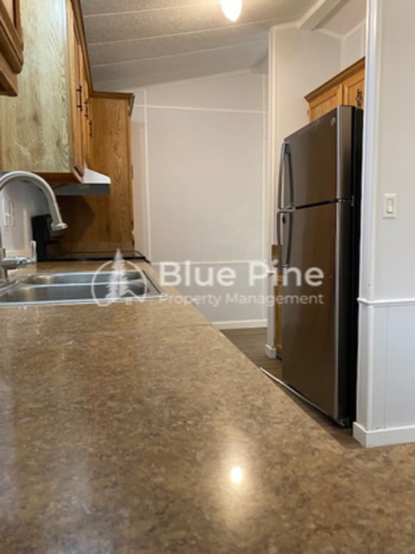 Photo - 925 Wilson Ave