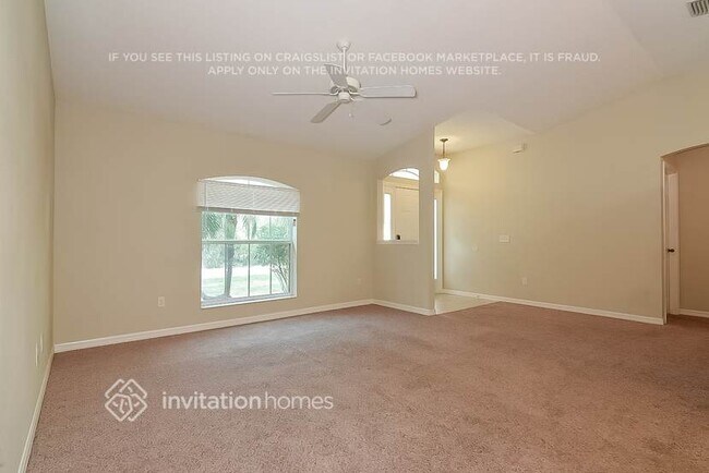 Photo - 6915 Glacier Ave