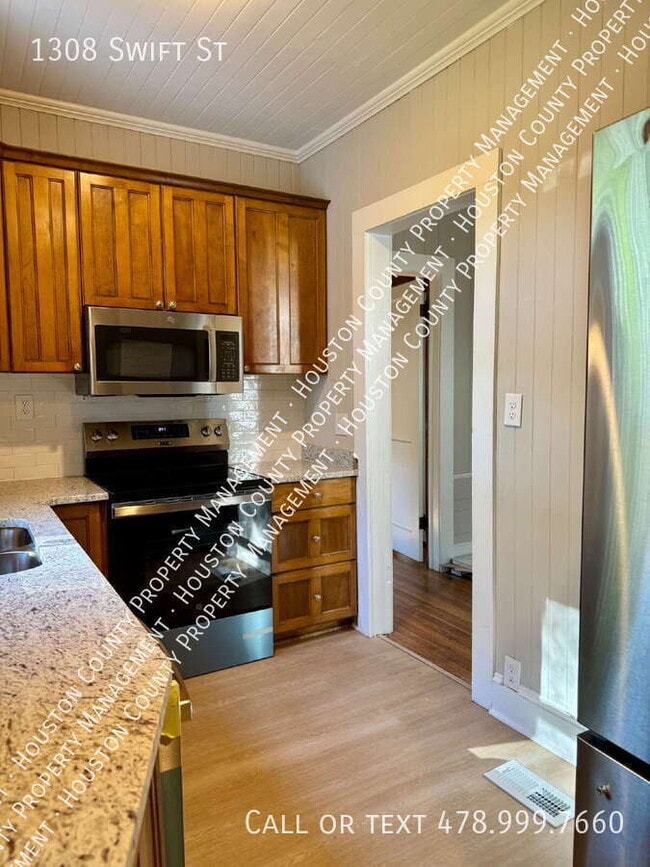 Photo - 1308 Swift St