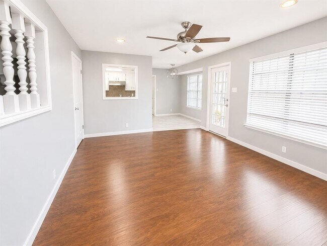 305 Starbright Dr