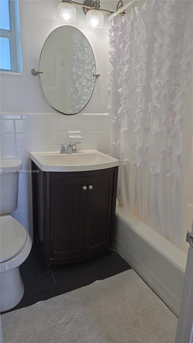 Photo - 9270 E Bay Harbor Dr Unidad 6B