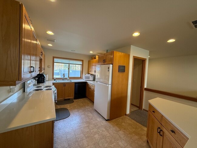 Photo - 217 E Pkwy Dr