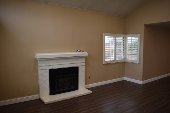 Photo - 924 Christy Ct