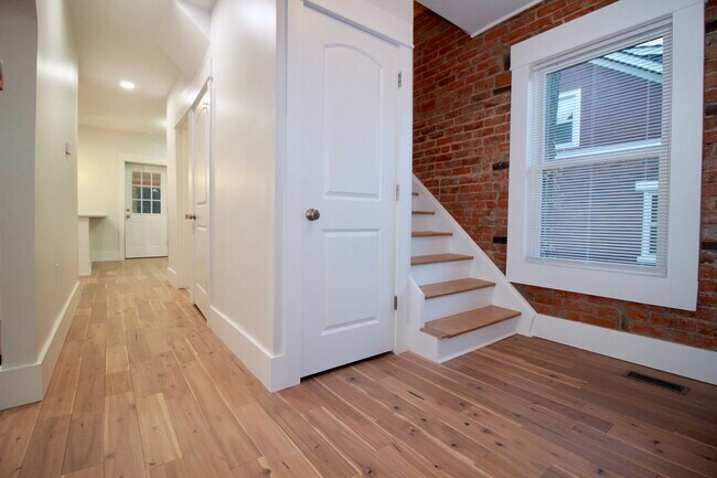 Photo - 6701 Buckingham Plz