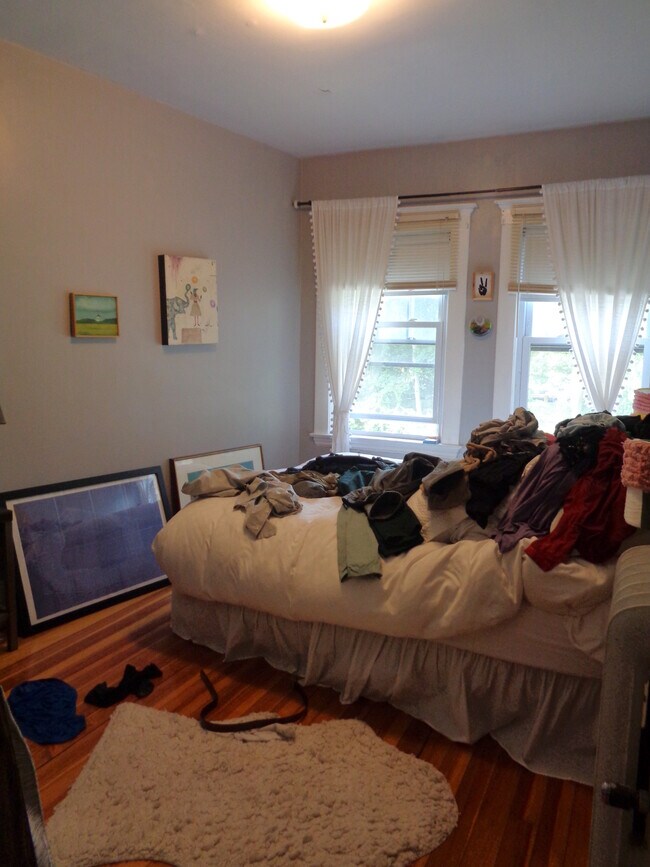 Photo - 135 Chiswick Rd Unit 3