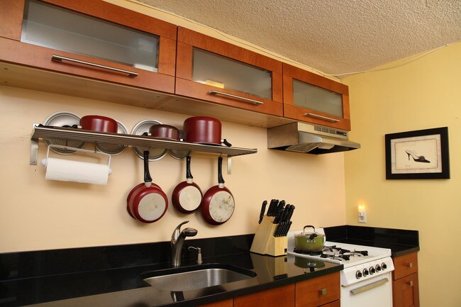 Kitchen - 44 Washington St Unit 506