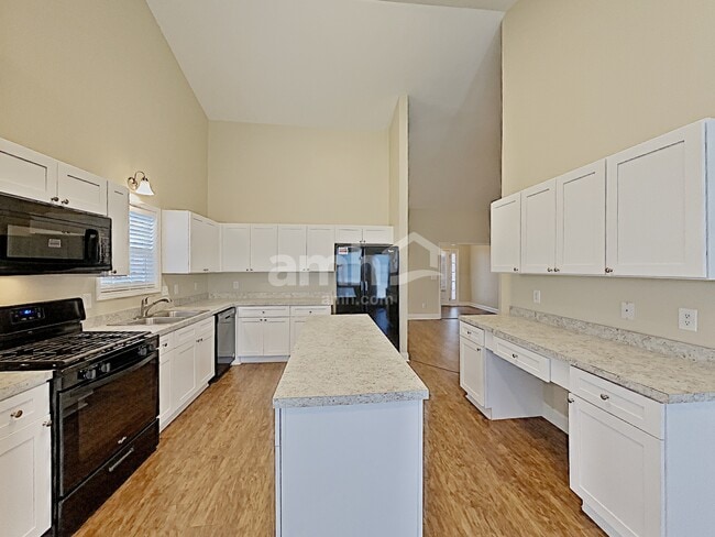 Photo - 107 Oscar Ct