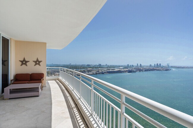 Photo - 808 Brickell Key Dr Unit 3304