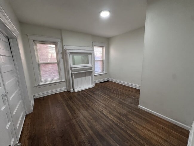 Photo - 2906 Victor St Unit 1F