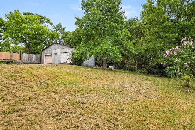 Photo - 111 River Rd