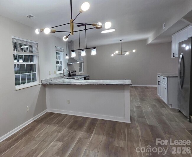 Photo - 7200 Shadowlake Dr