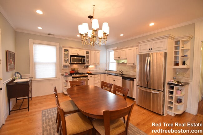 Photo - 62 Chestnut St