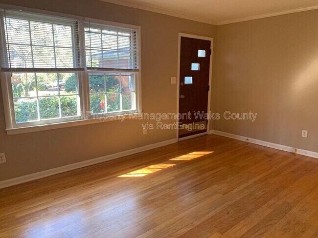 Photo - 806 Chamberlain St