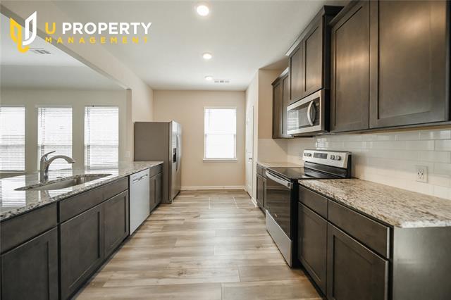 Photo - 1817 Dahlia Way