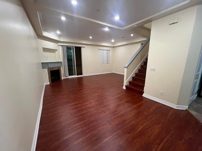 Photo - 10235 Independence Ave