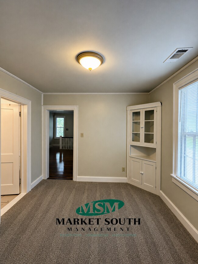 Photo - MIDTOWN APARTMENT