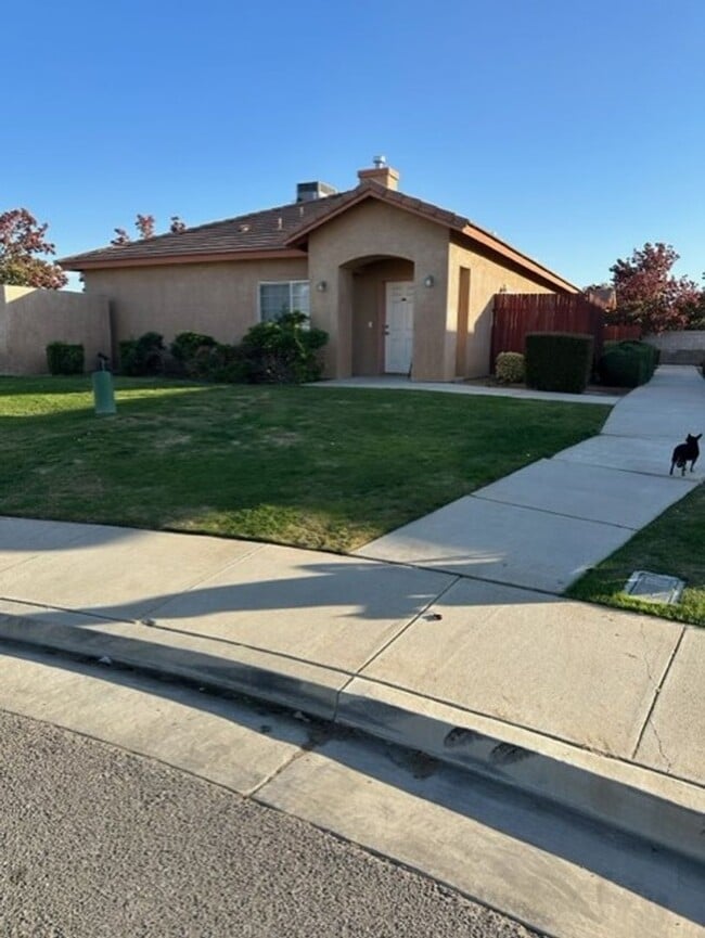 Building Photo - Coming Soon to North Bakersfield Unit 513-A