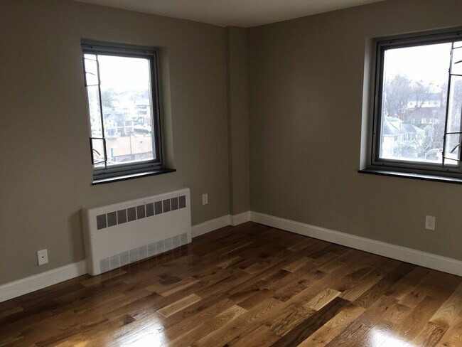 Photo - Avl Aug 1 No Fee! Updated, sunny 1BR in Cu...