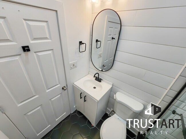 Photo - 3 bedroom house with finished basement in ...