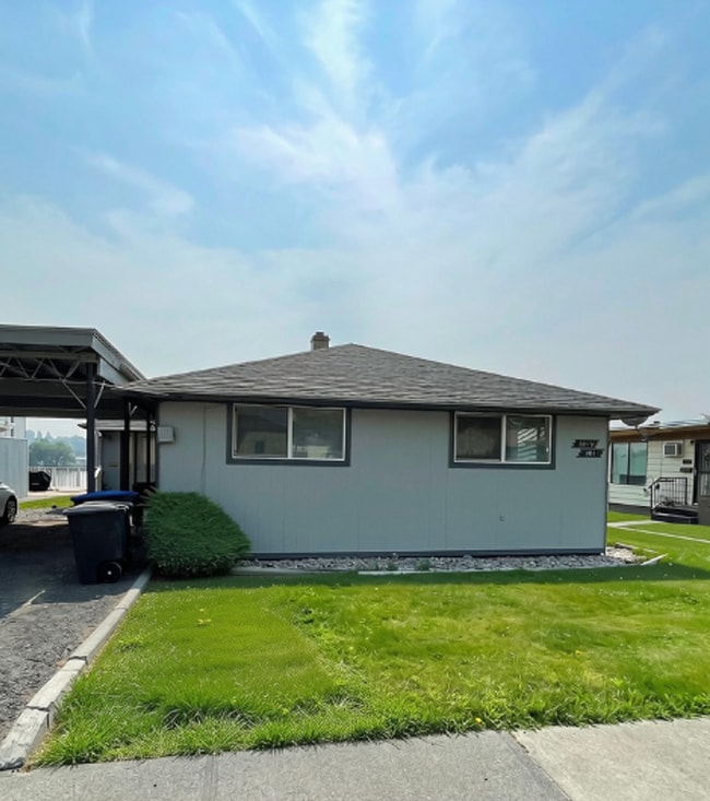 Photo - Prime Location! 2-Bed, 1-Bath Apartment with Lake Views and Near Downtown – Move-In Ready!