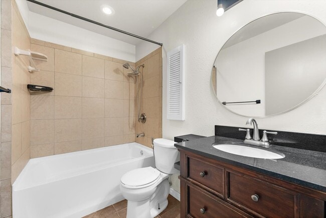 Photo - 906 66th Ave W