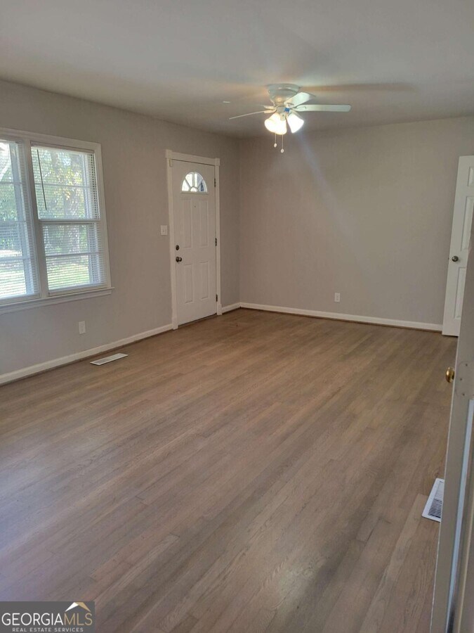 Photo - 660 Dozier Dr