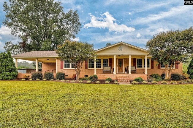 Building Photo - 221 Crooked Creek Rd