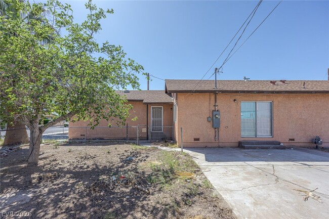 Photo - 1320 Gold Ave