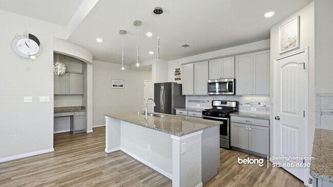 Photo - 2408 Hat Bender Lp